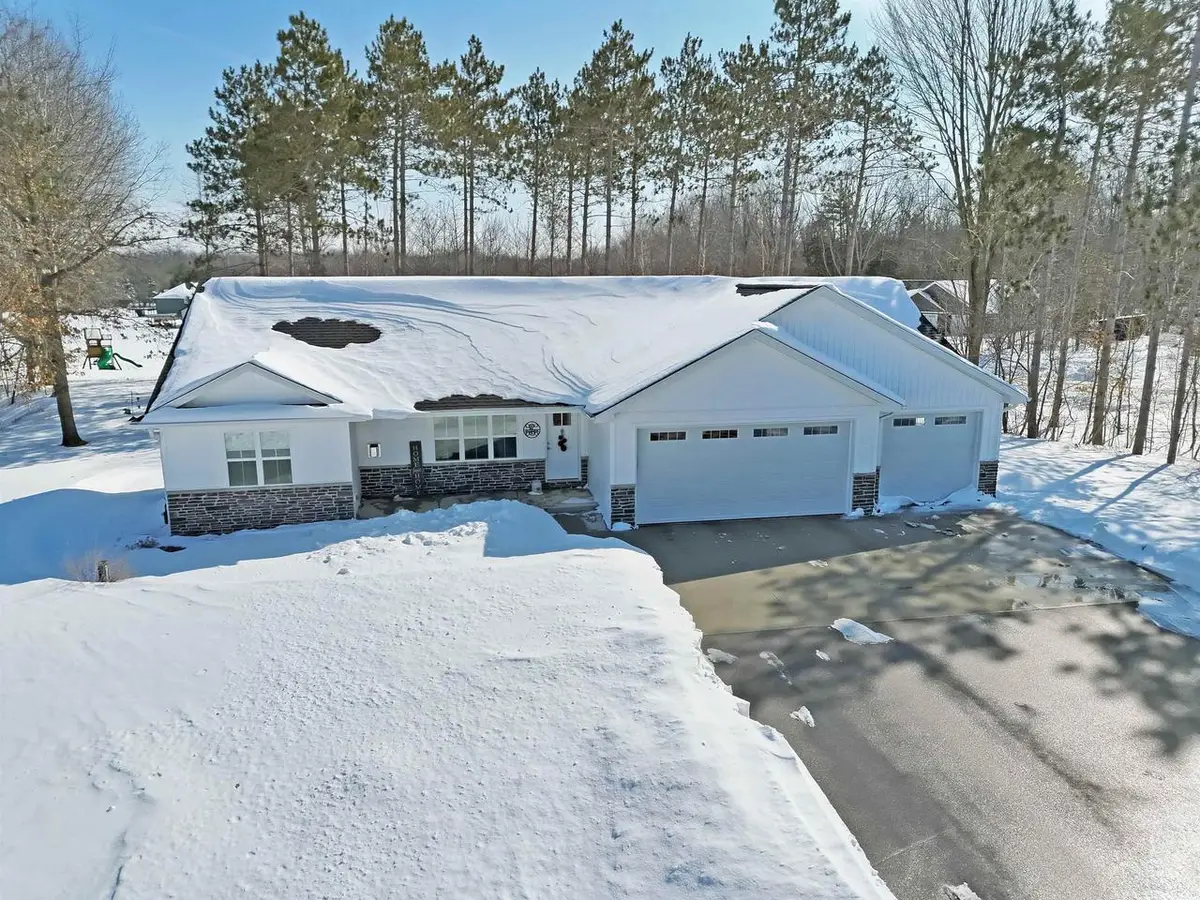 346 RED TAIL LANE, Sobieski, WI 54171 - #1
