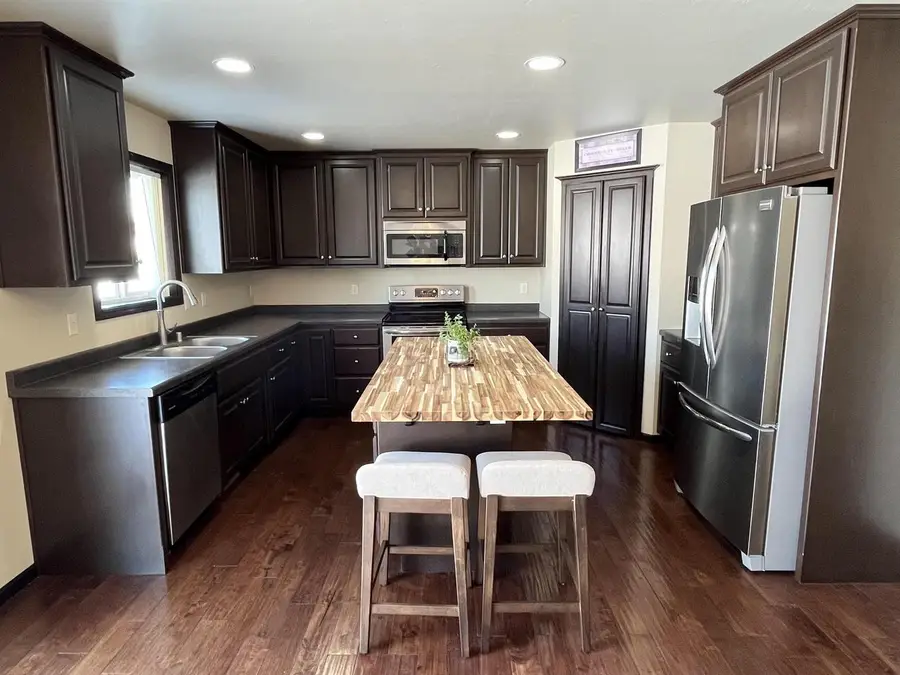 600 CASTLESTONE COURT, Hobart, WI 54155 - #3