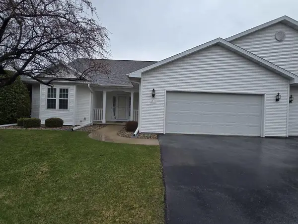 1511 DICKENSON COURT, Neenah, WI 54956