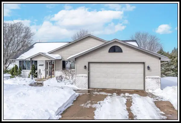 1725 SMITH STREET, New London, WI 54961