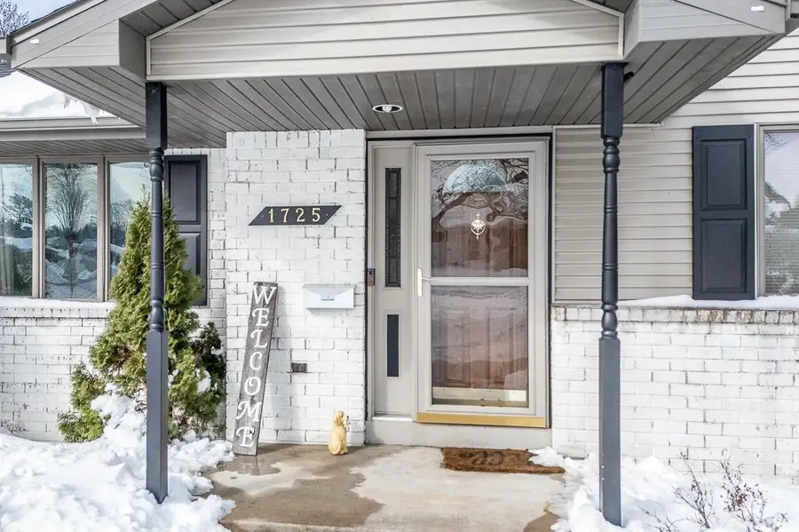 1725 SMITH STREET, New London, WI 54961 - #2