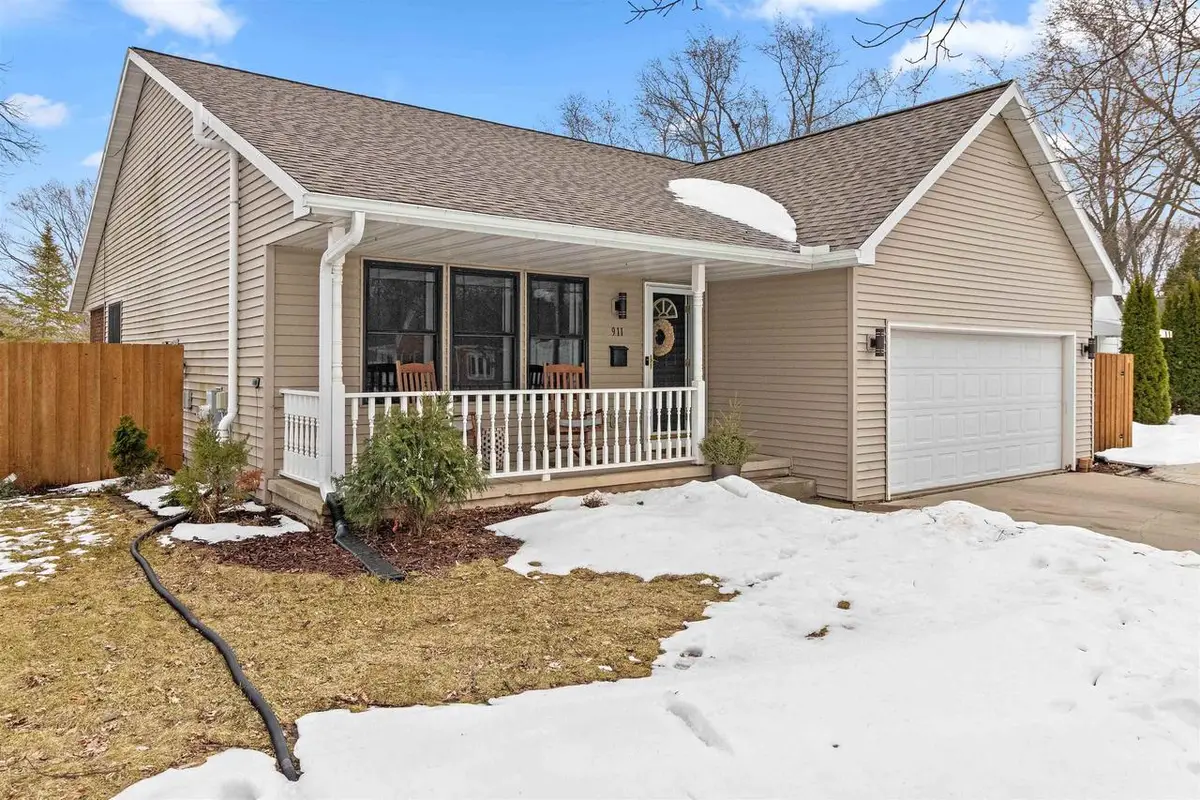 911 S 7TH STREET, De Pere, WI 54115 - #1