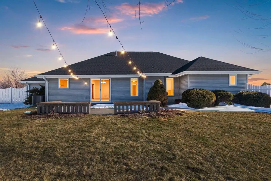 401 LANTERN LANE, De Pere, WI 54115 - #2