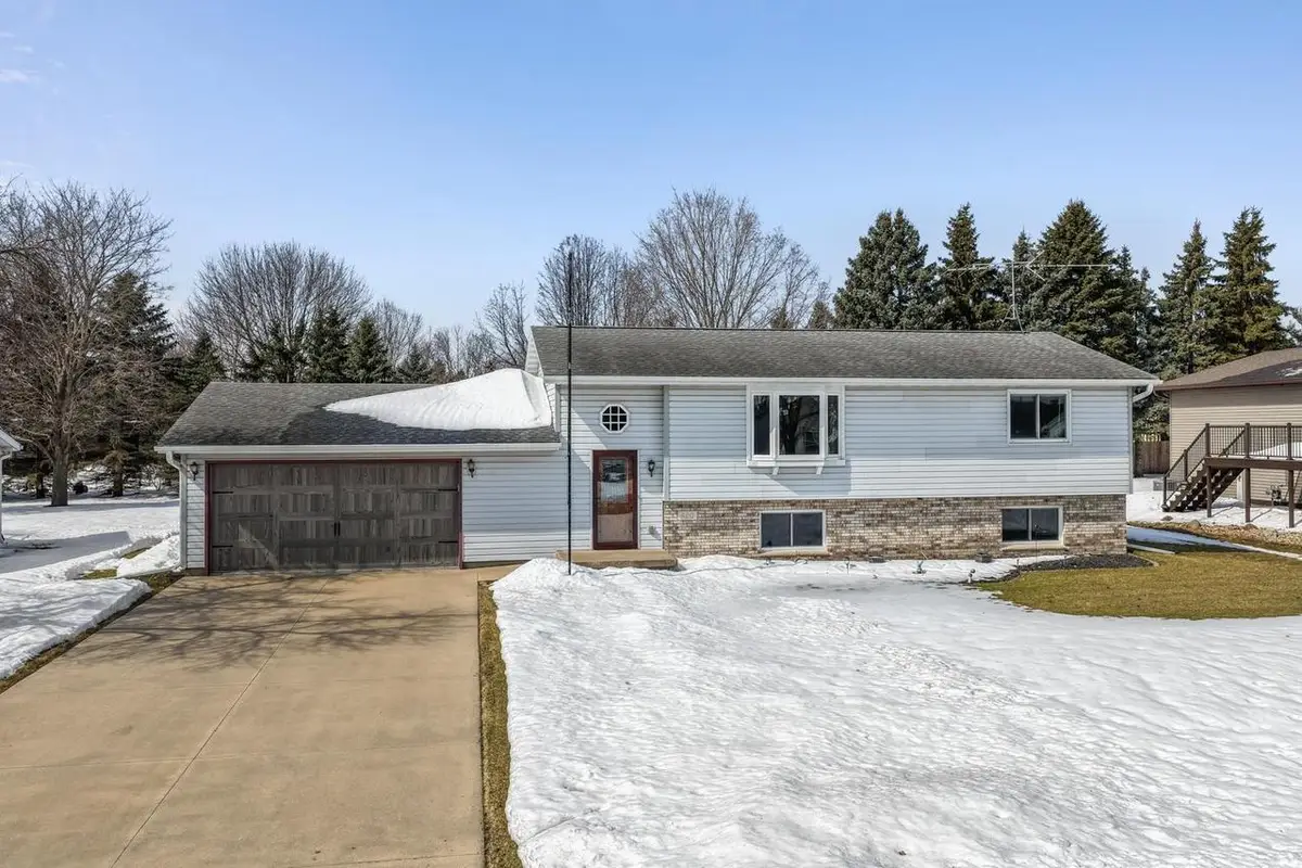 620 SUNRISE DRIVE, Ripon, WI 54971 - #1