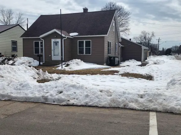 2421 15TH AVENUE, Menominee, MI 49858