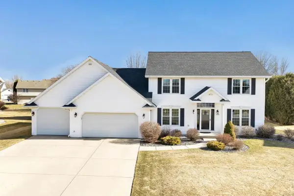 2011 WHISTLING SWAN CIRCLE, De Pere, WI 54151