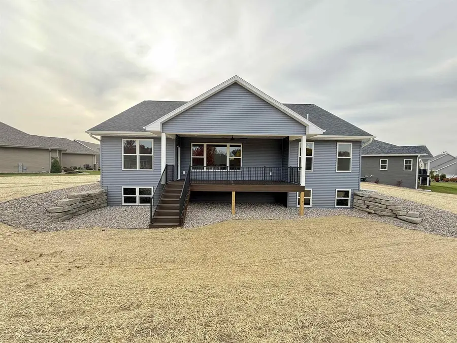 920 CLOVER COURT, Menasha, WI 54952 - #2