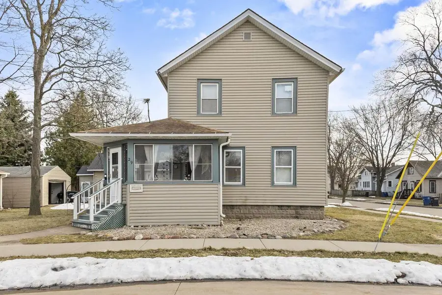 29 W MELVIN AVENUE, Oshkosh, WI 54901 - #3
