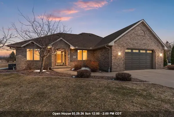 N1916 ROCHELLE COURT, Greenville, WI 54942