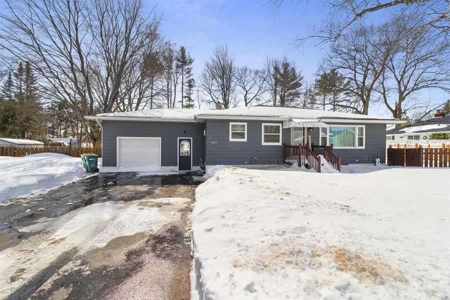 1017 EDGEWOOD CIRCLE, Marinette, WI 54143 - #2