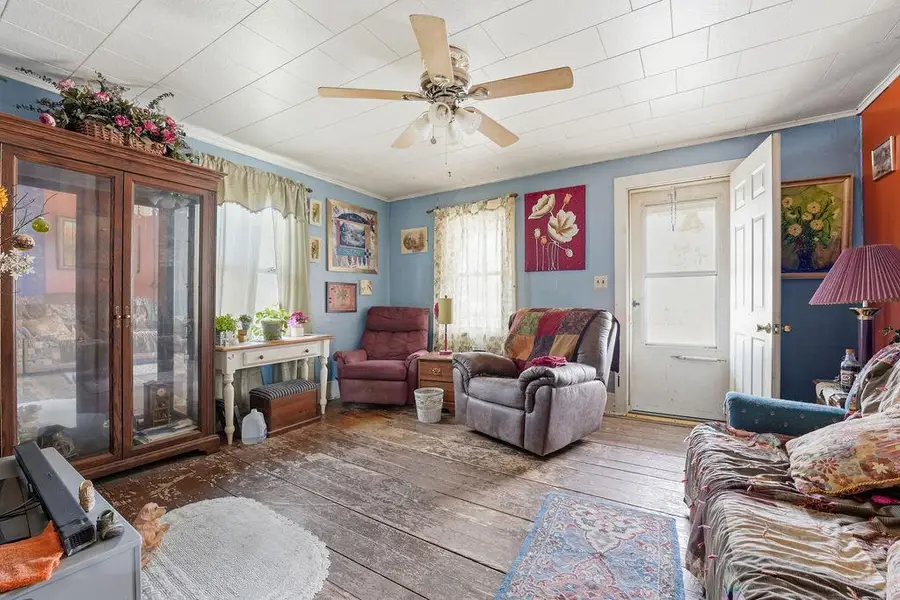 353 W 18TH AVENUE, Oshkosh, WI 54902 - #3