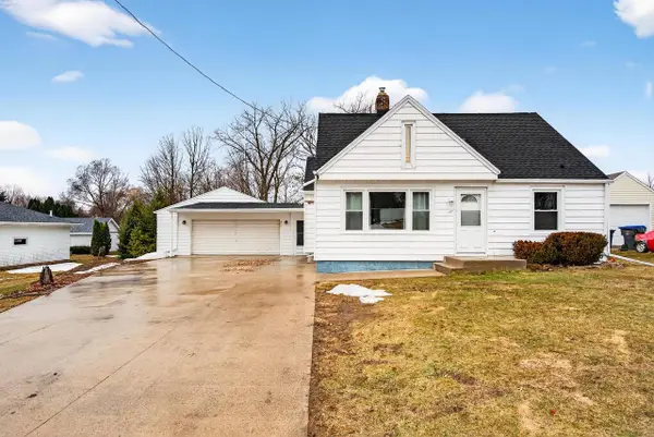 117 N CHERRY STREET, Hortonville, WI 54944