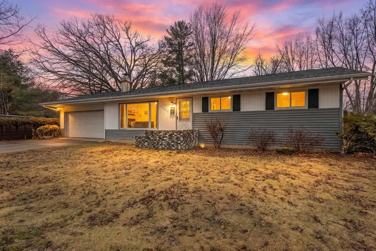 1103 VALLEY LANE, Shawano, WI 54166 - #1