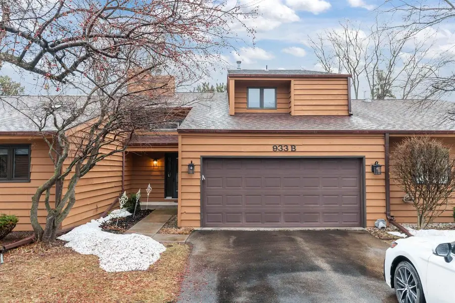 933 E WINDFIELD PLACE  #B, Appleton, WI 54911 - #2