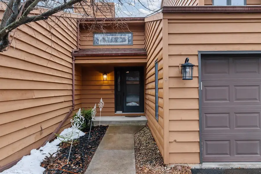 933 E WINDFIELD PLACE  #B, Appleton, WI 54911 - #3