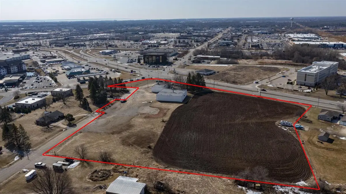 1703 N CASALOMA DRIVE, Appleton, WI 54913 - #1