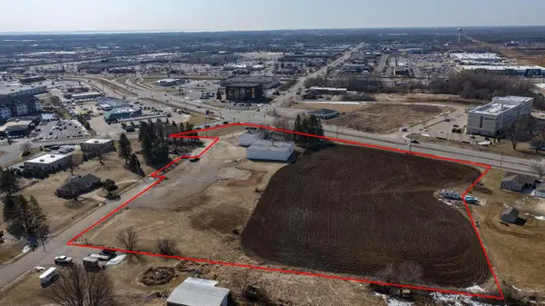 1703 N CASALOMA DRIVE, Appleton, WI 54913