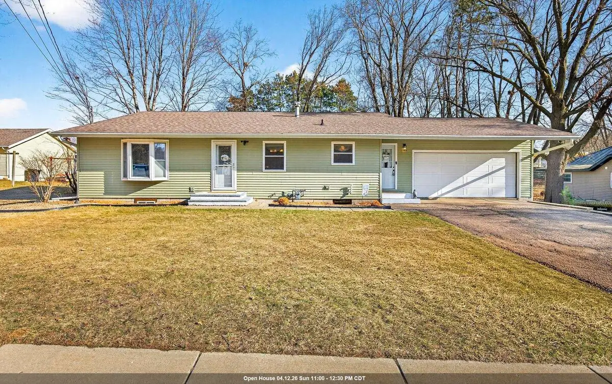 1009 RIVERSIDE DRIVE, Waupaca, WI 54981 - #1