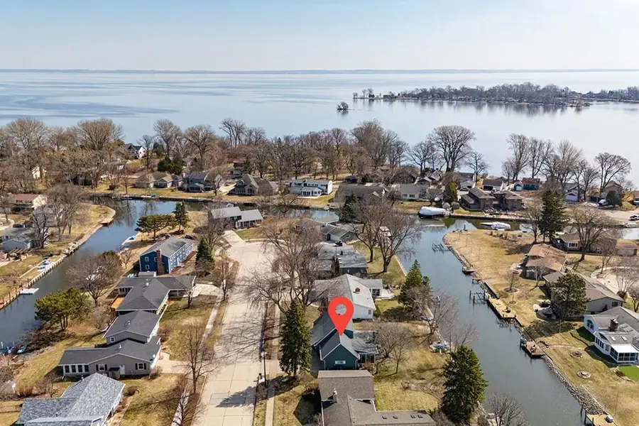 917 WINDWARD COURT, Oshkosh, WI 54901 - #3