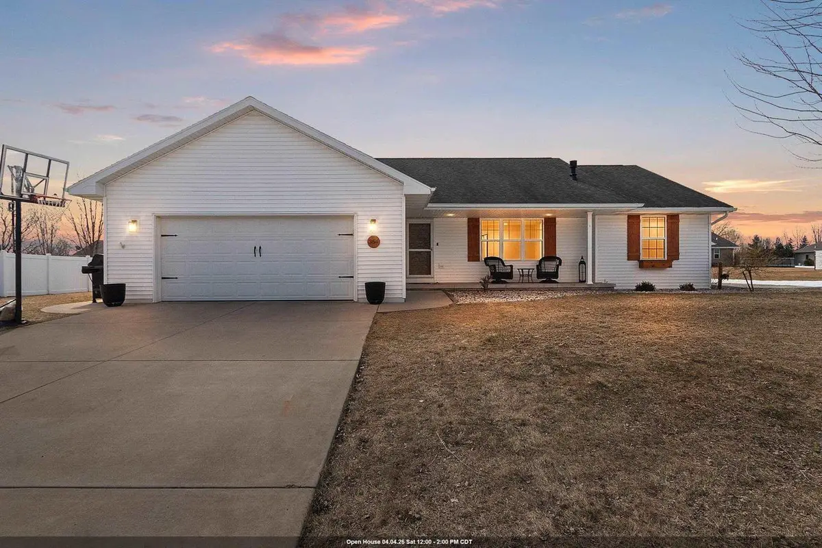 364 WOODEN SHOE CIRCLE, Kaukauna, WI 54130 - #1