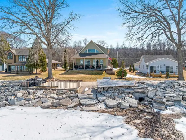 4813 EDGEWATER BEACH ROAD, Green Bay, WI 54311