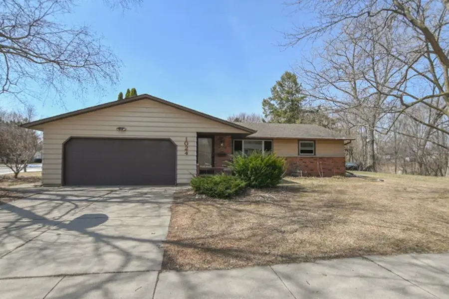 1024 EDGEWOOD DRIVE, Green Bay, WI 54311 - #2