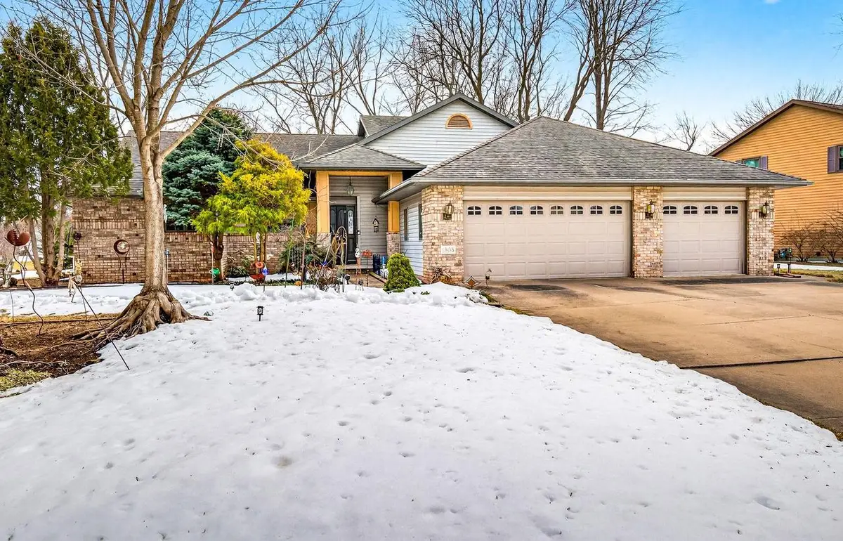 1305 ORCHARD COURT, Neenah, WI 54956 - #1