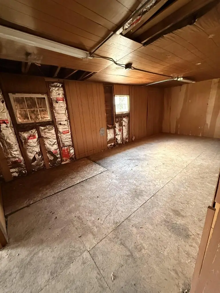 10 E GRUENWALD AVENUE, Oshkosh, WI 54901 - #3