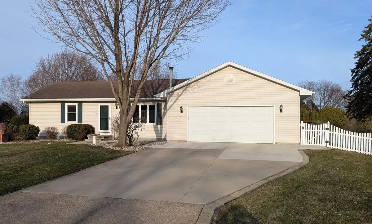 4814 COUNTY RD R, Oshkosh, WI 54902 - #1