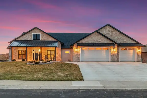 532 ROYAL ST PATS DRIVE, Wrightstown, WI 54180