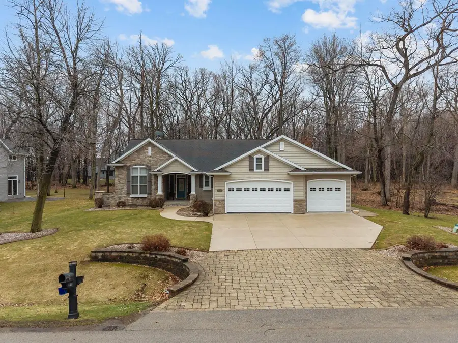 4231 WESTVIEW LANE, Oshkosh, WI 54904 - #3