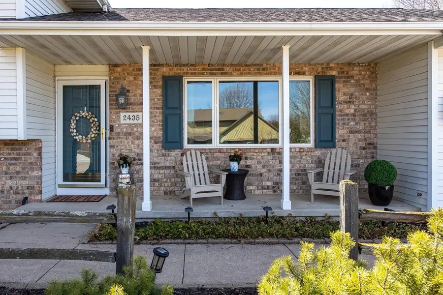 2435 KAITLYNN COURT, Oshkosh, WI 54901 - #2