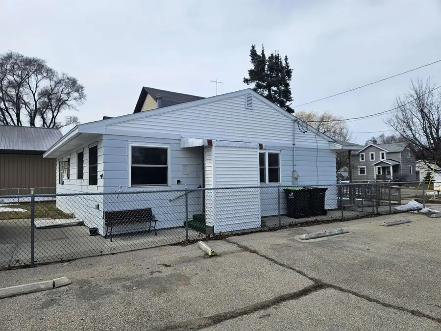 1005 8TH AVENUE, Menominee, MI 49858 - #3