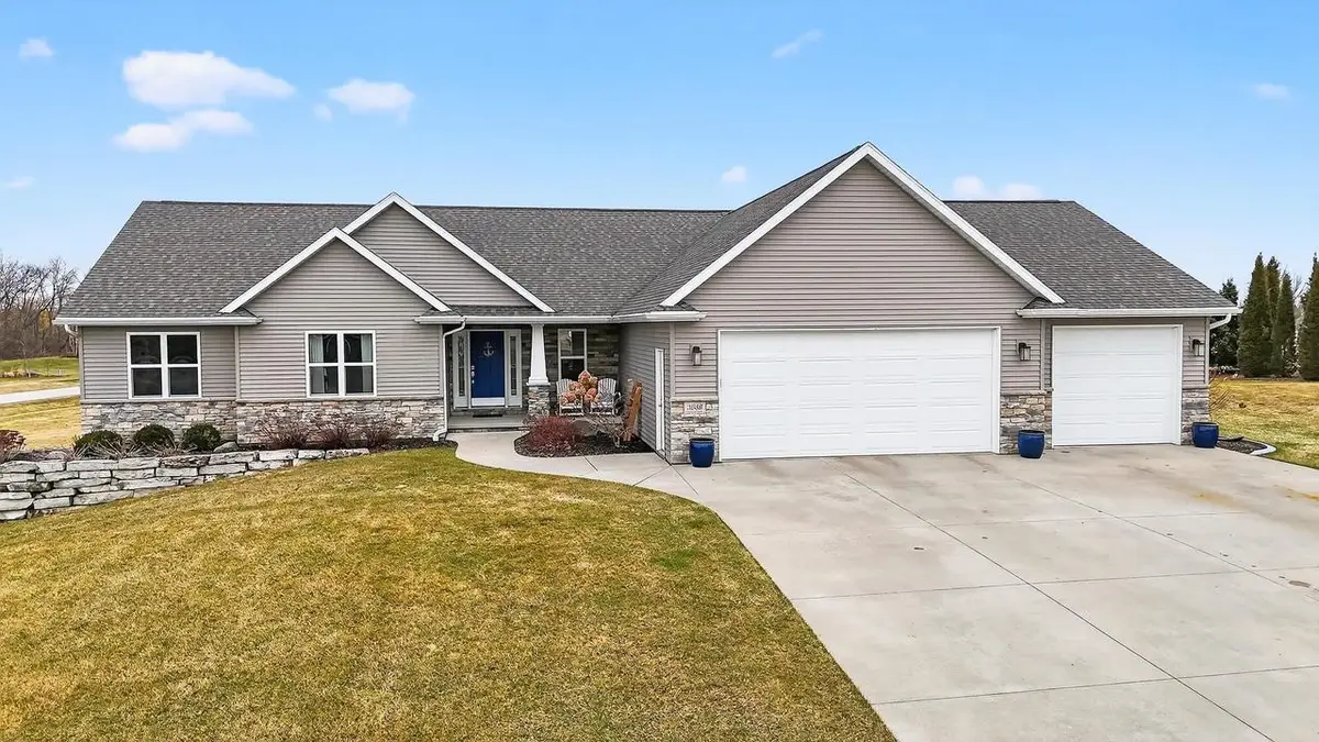 3586 GRAND MEADOWS CROSSING, Neenah, WI 54956 - #1
