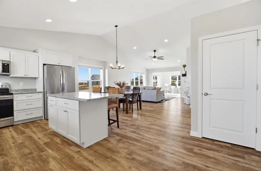 204 ZACHAREY COURT, New London, WI 54961 - #3