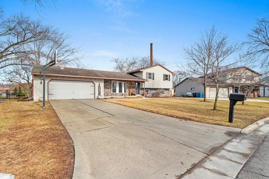 3638 GLENBROOKE LANE, Green Bay, WI 54301 - #3