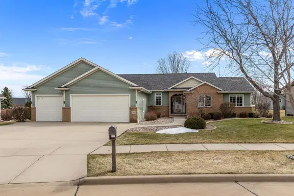 2304 HAYSACHER COURT, Kaukauna, WI 54130