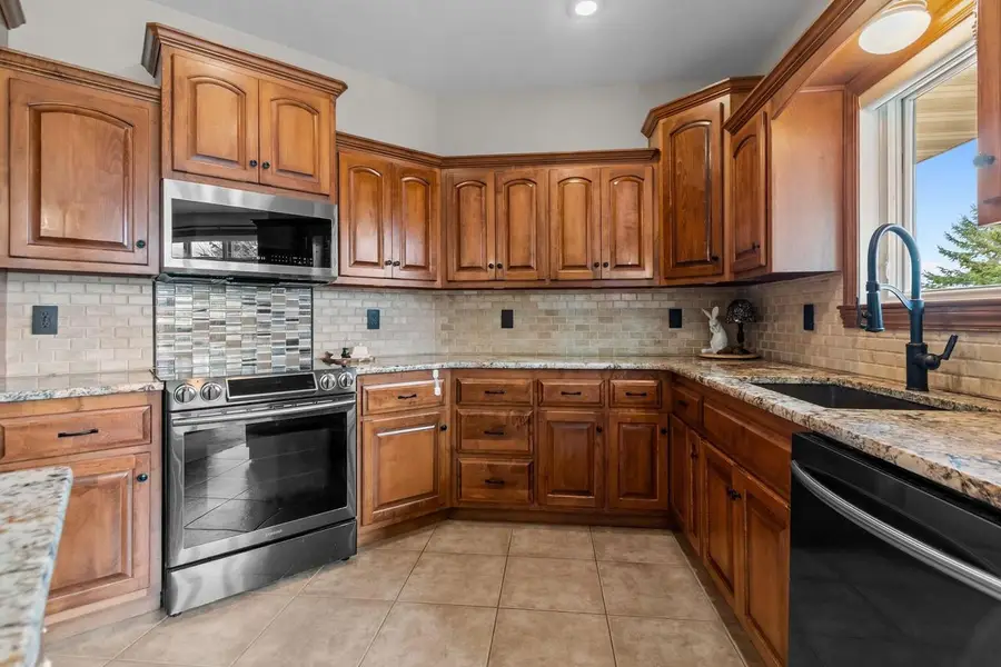 2304 HAYSACHER COURT, Kaukauna, WI 54130 - #3