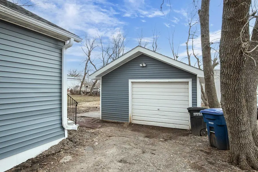 1806 ASHLAND STREET, Oshkosh, WI 54901 - #3