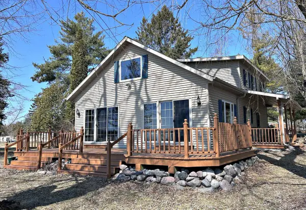 9331 W LAKE DRIVE, Pound, WI 54161