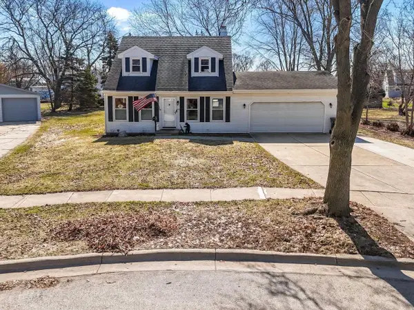 915 TWILIGHT DRIVE, De Pere, WI 54115