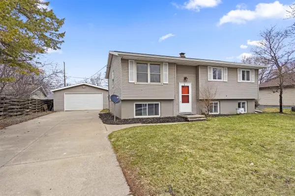 1204 E PARK HILLS DRIVE, Appleton, WI 54915