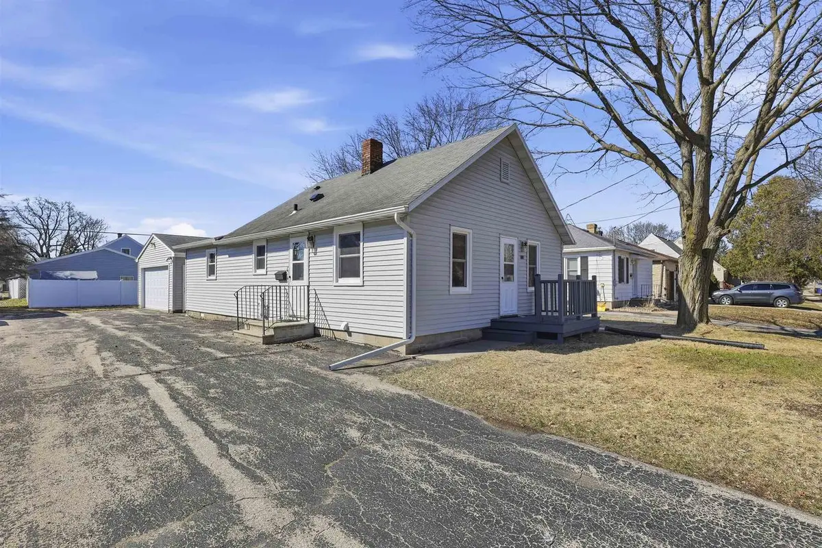 1001 W GRANT STREET, Appleton, WI 54914 - #1