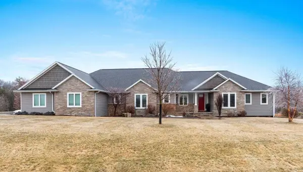 2875 STONE CREEK CIRCLE, Suamico, WI 54313