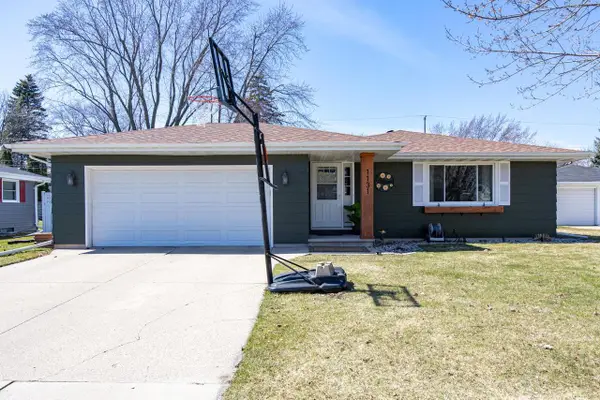 1131 HONEYSUCKLE LANE, Neenah, WI 54956