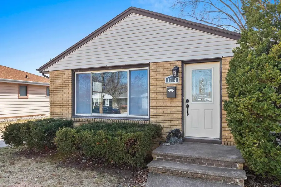 1714 LILAC LANE, Green Bay, WI 54302 - #3