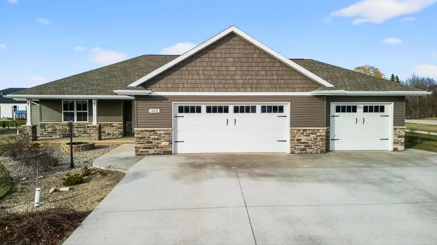 302 WILLIE MAYS CIRCLE, De Pere, WI 54115 - #3