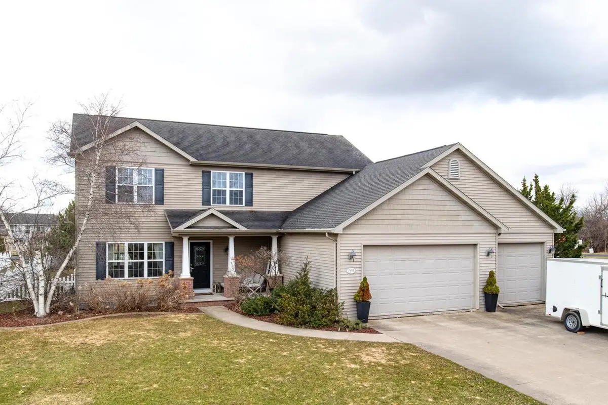 2195 SHADOW BEND COURT, Neenah, WI 54956 - #1