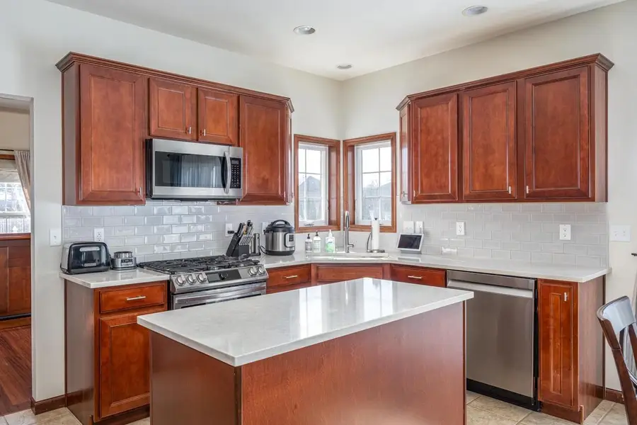 2195 SHADOW BEND COURT, Neenah, WI 54956 - #2