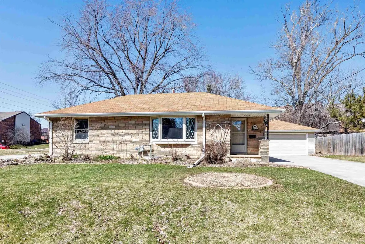 114 W WILSON AVENUE, Appleton, WI 54915 - #1